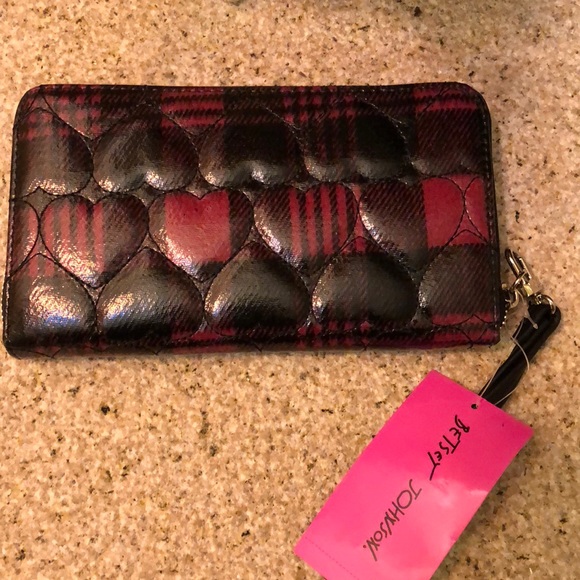 COPY - 🖤NWT BETSEY JOHNSON HEART ZIP AROUND WALLET🖤 - Picture 3 of 7